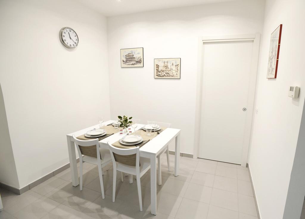 Laterano White Home - Colosseo 로마 외부 사진